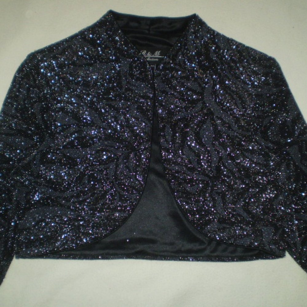 SIZE: 10P-BLACK/GRAY/SILVER SHRUG-NWOT
